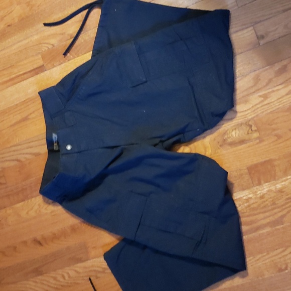 WOMENS BDU TACTICAL PANTS 5.11 SIZE MEDIUM SHORT, LIKE NEW - Picture 2 of 4
